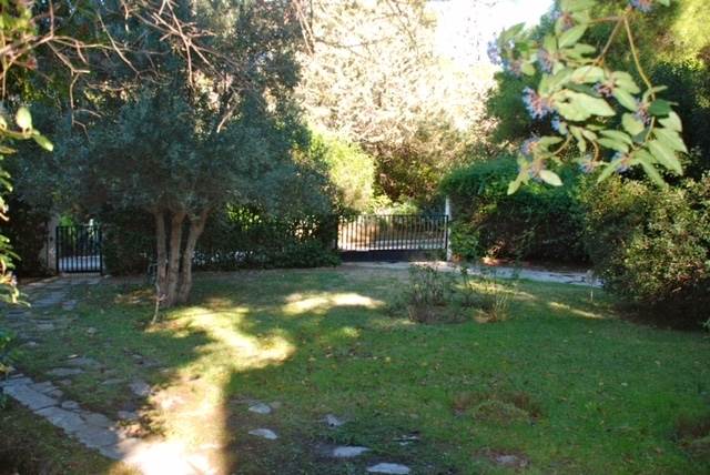 (For Sale) Residential Detached house || Athens North/Ekali - 2.500 Sq.m, 5 Bedrooms, 2.000.000€ 